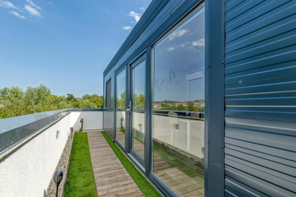 Roof Apartment Art-Pe Trebnje Exterior foto
